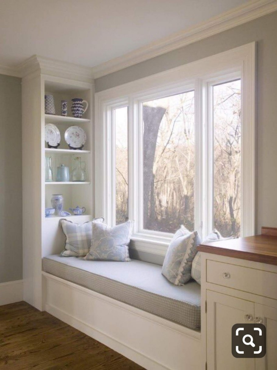 Подоконник диван в интерьере