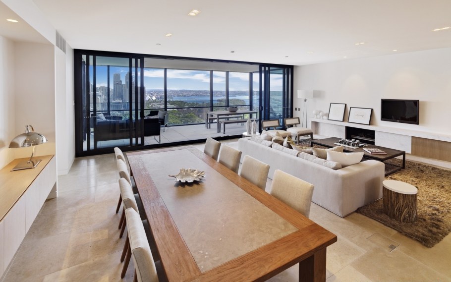 Гостиная с панорамными окнами