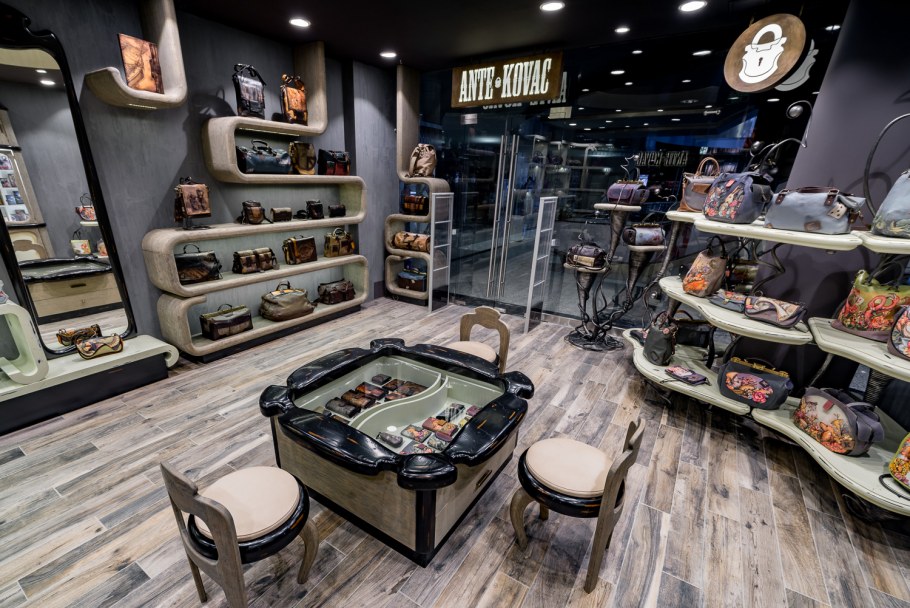 Красно белый интерьер