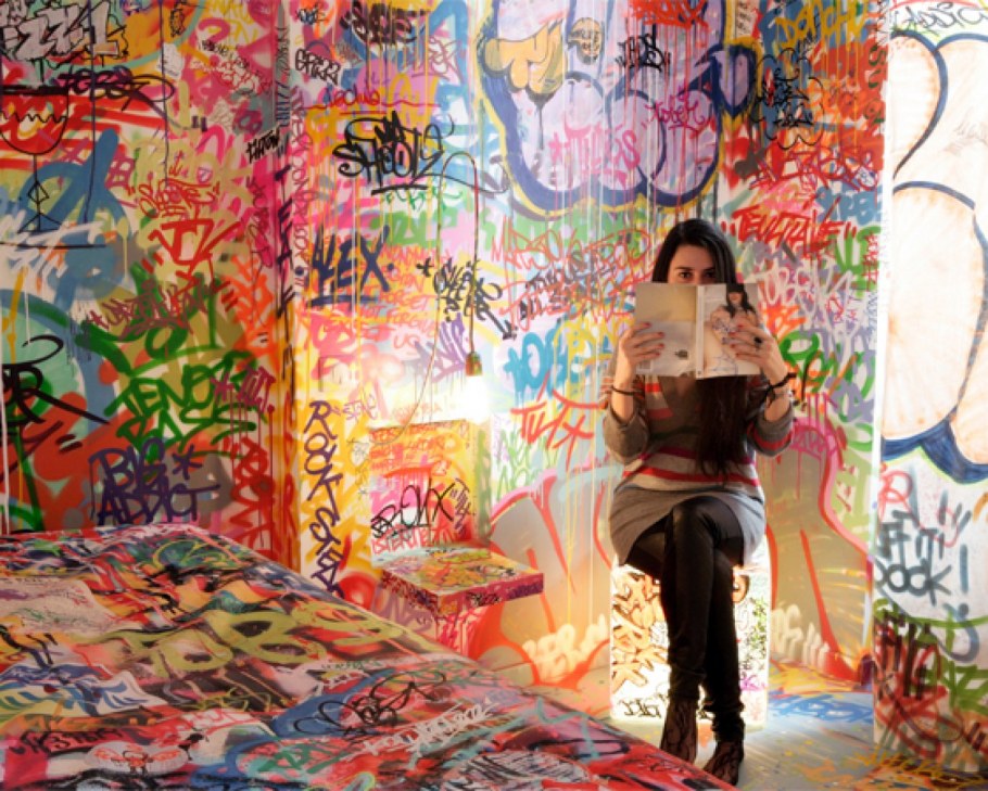 Комната Разрисованная граффити