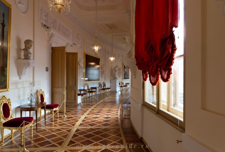 Гатчинский дворец-музей белый зал