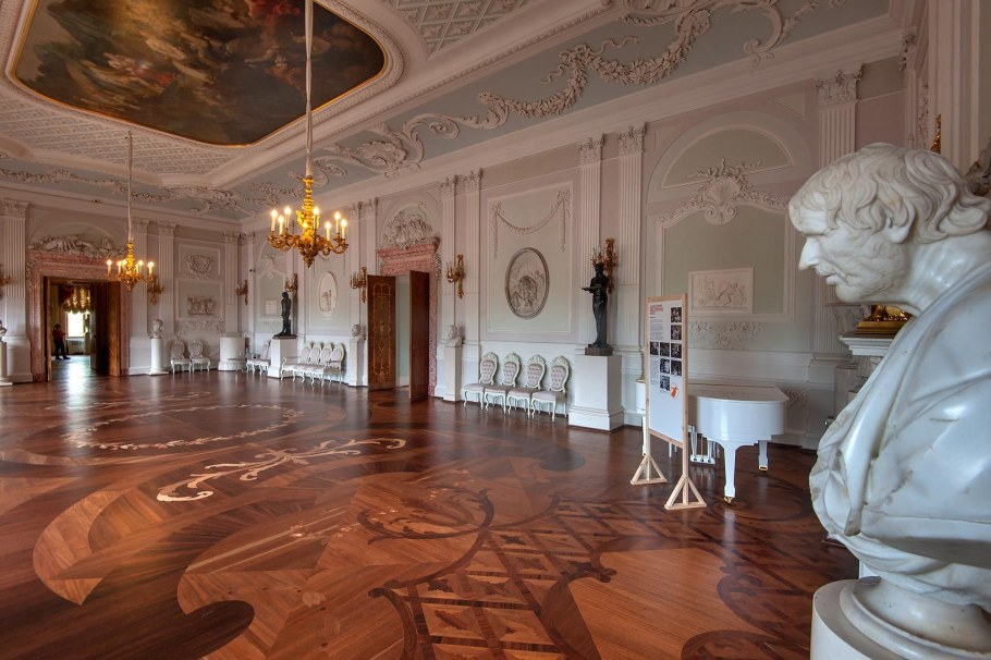 Интерьер Гатчинского дворца тронная Павла