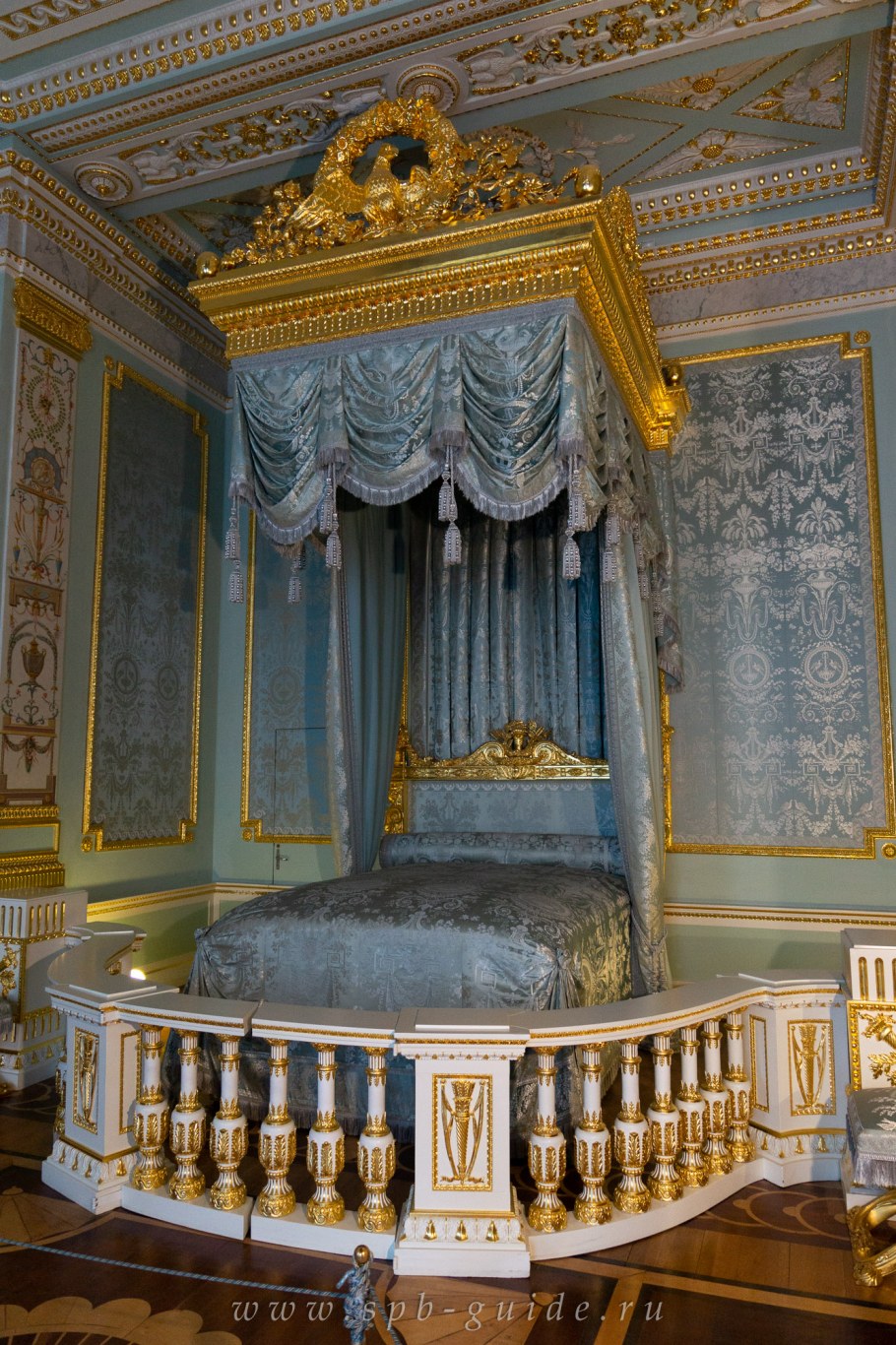 Овальный Будуар Гатчинского дворца