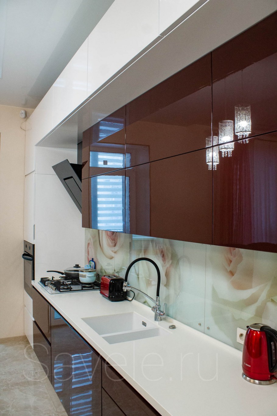 Кухня с антресолью