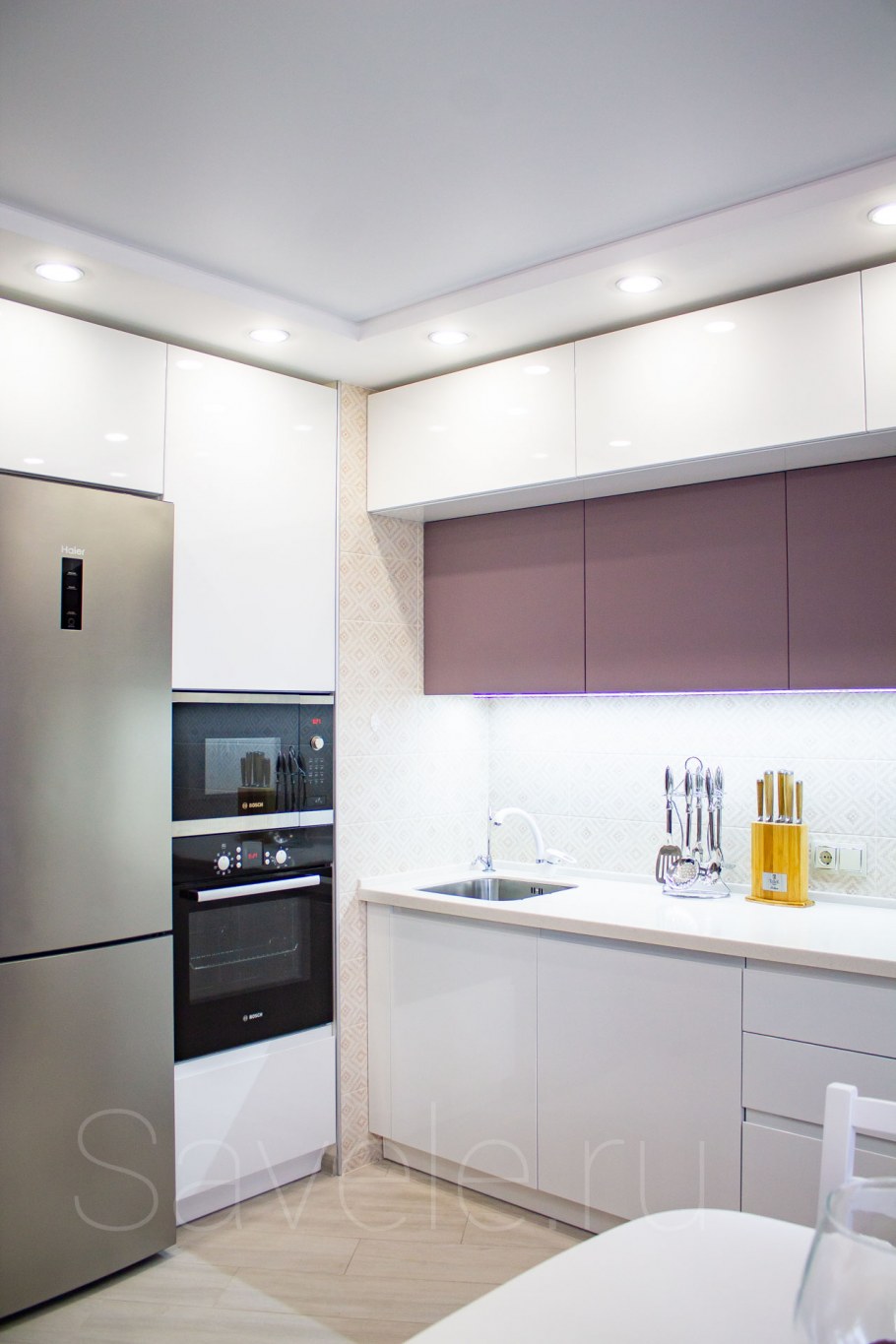 Кухни с антресолями до потолка угловые