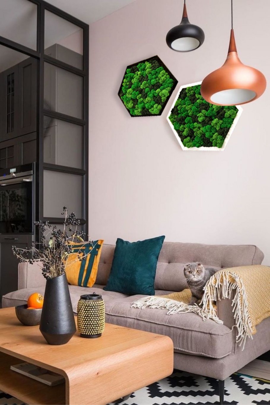 Полки соты в интерьере кухни