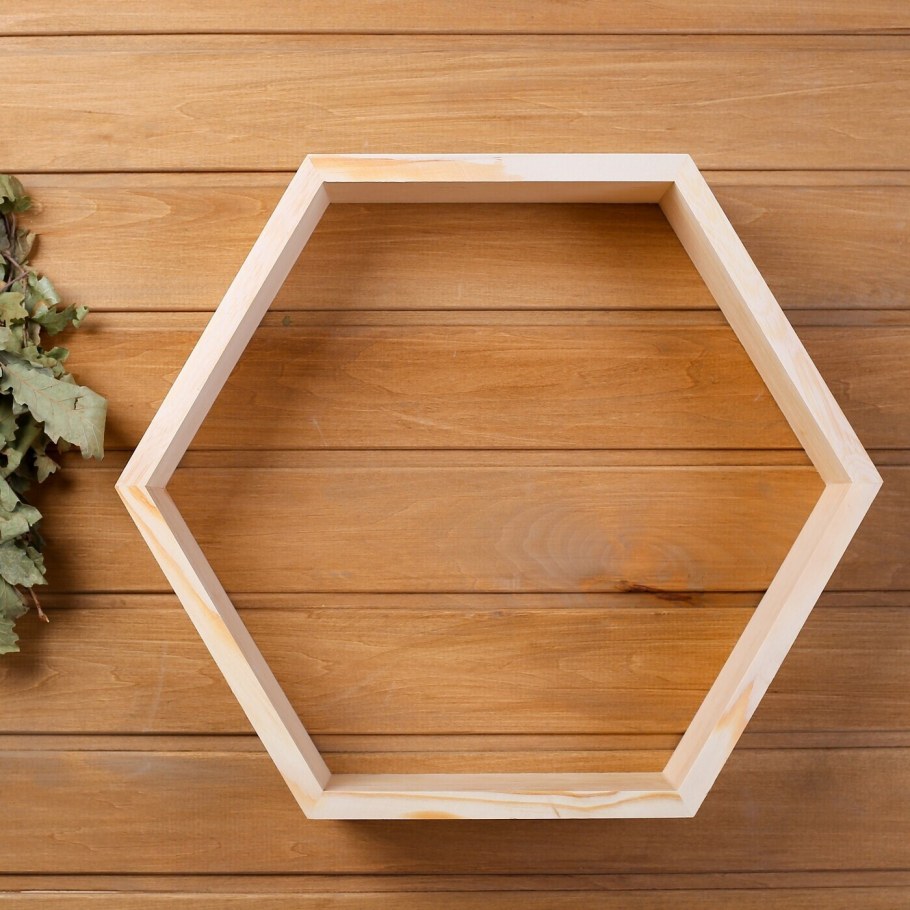 Полка "соты" из сосны, 45х39х9 см