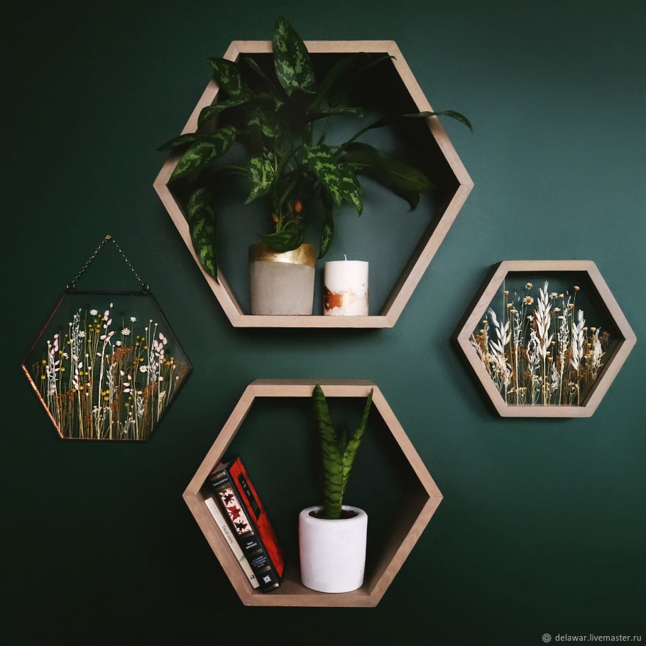 Полочки в виде сот