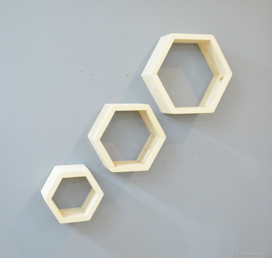 Полка деревянная