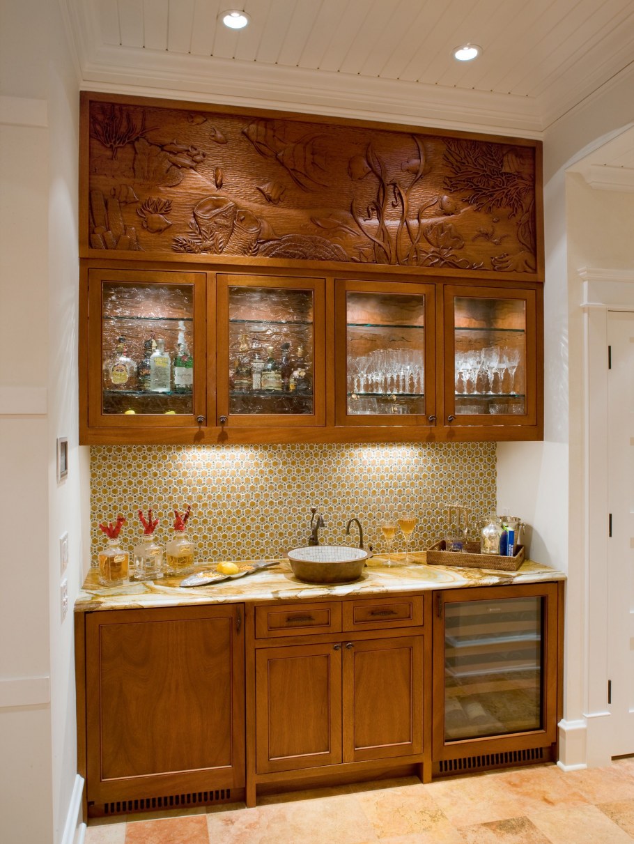 Деревянные резные кухни