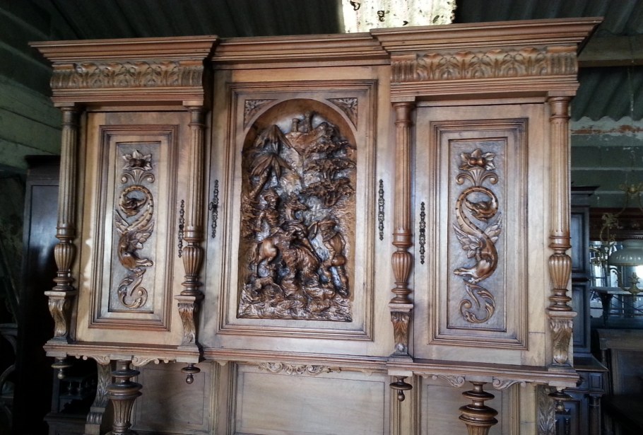 Резьба на старинной мебели