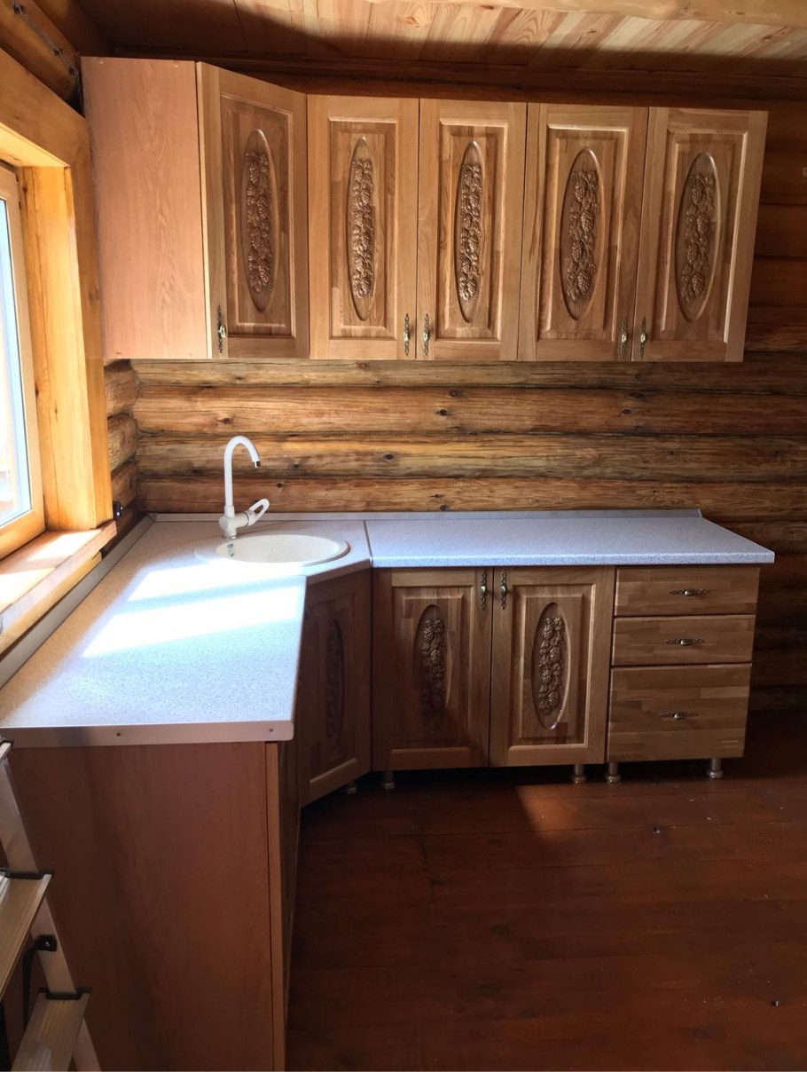 Резная кухня из дерева