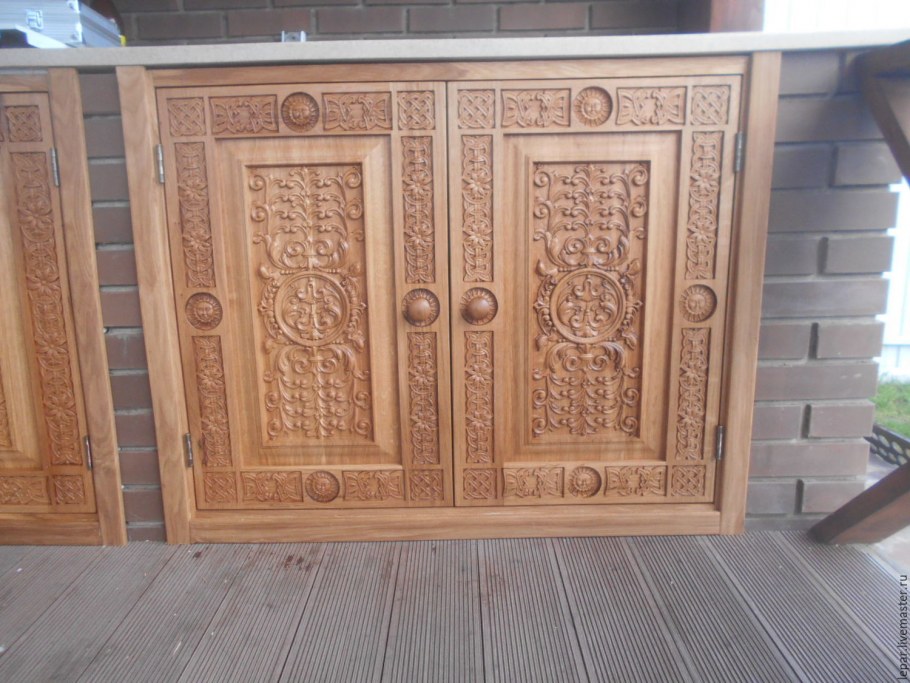 Резные фасады