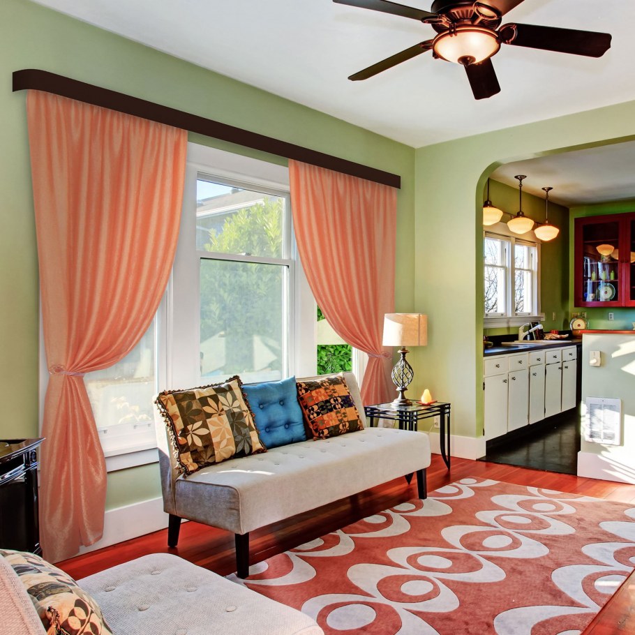 Оранжевые стены в гостиной