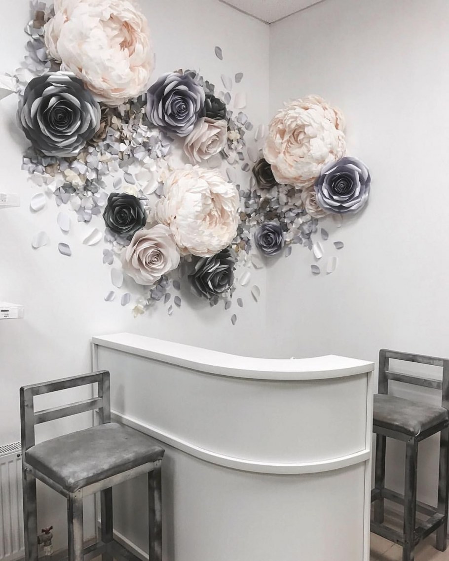 Декоративное украшение стен цветами