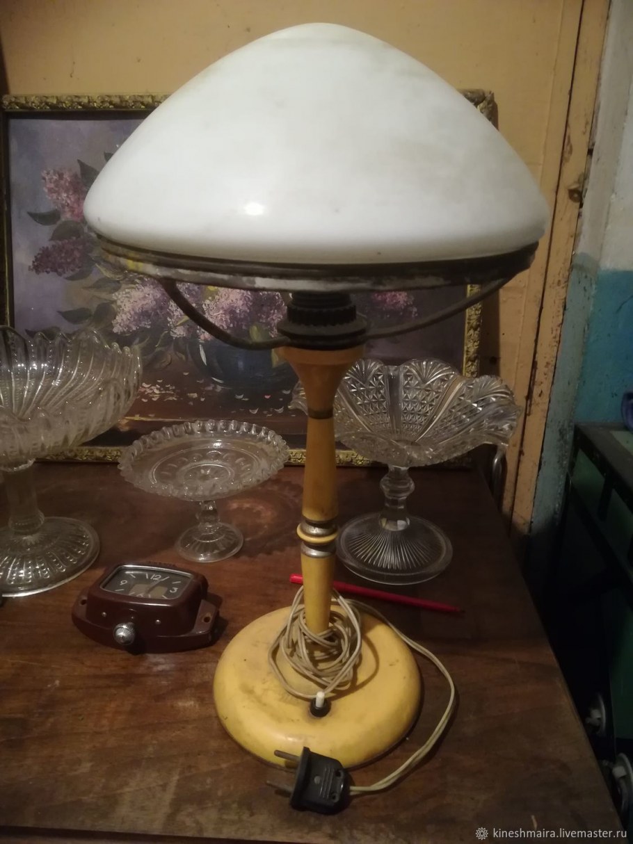 Керосиновая лампа старинная