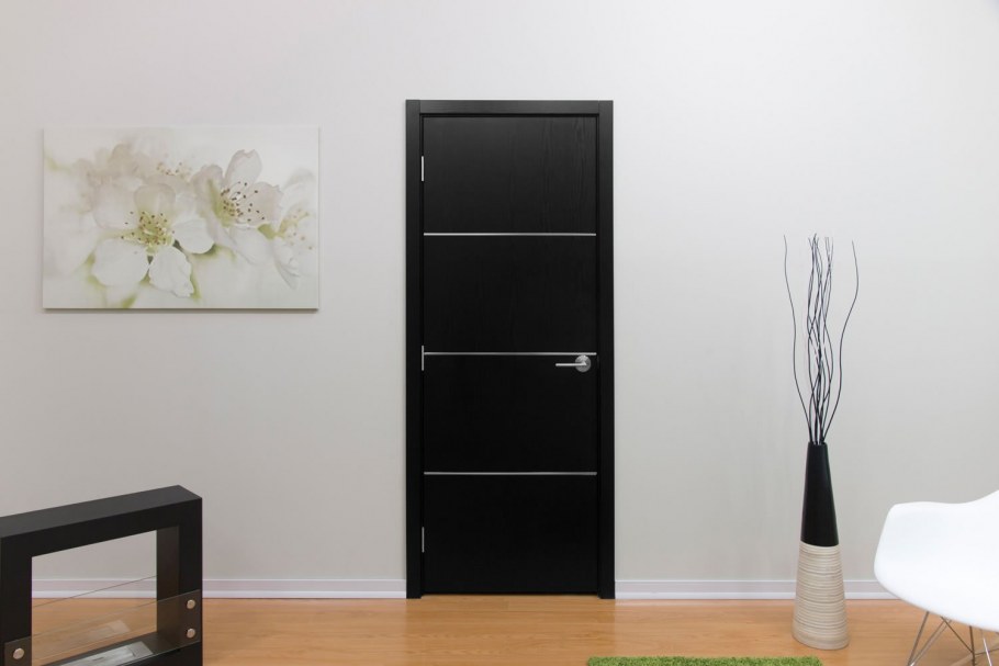 Черная дверь