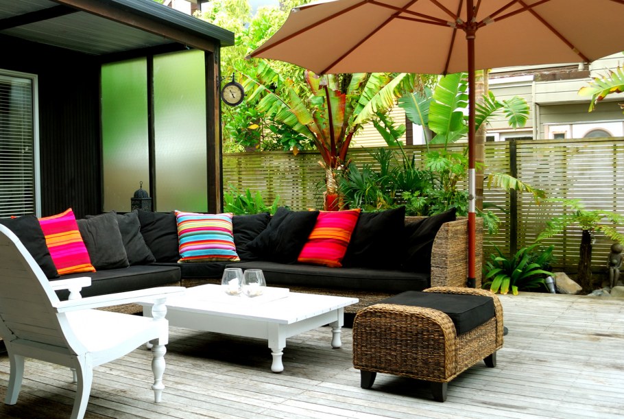 Ротанговая мебель на террасе