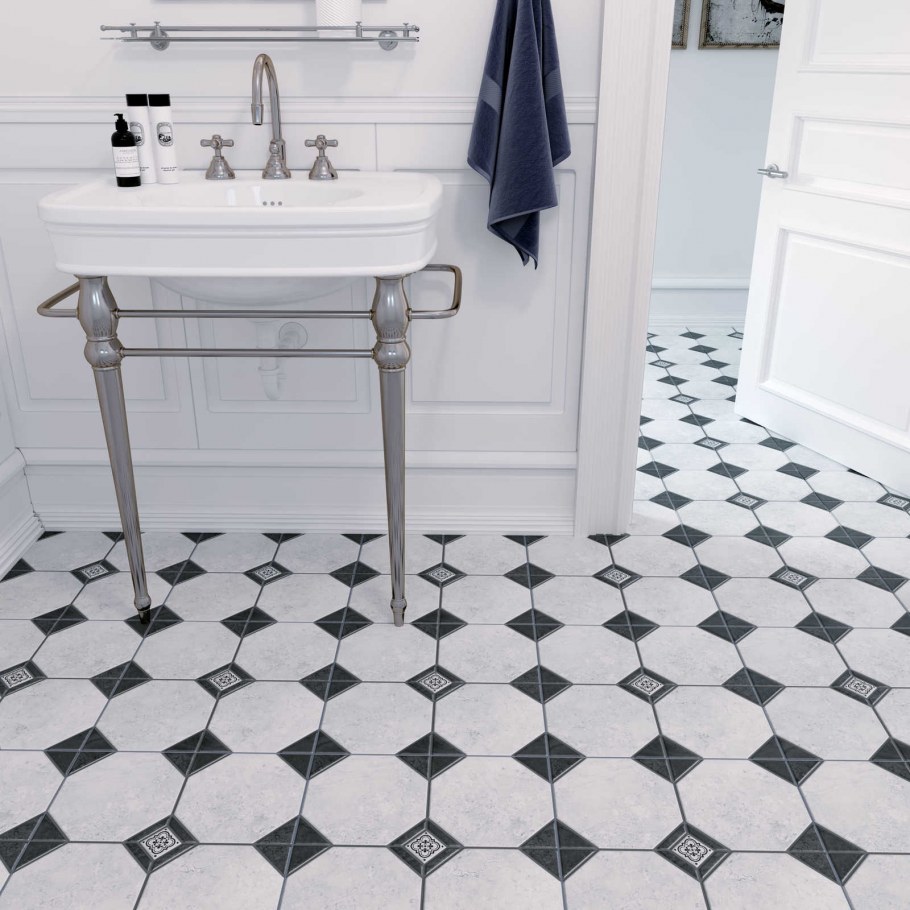 Черно белая плитка в прихожей