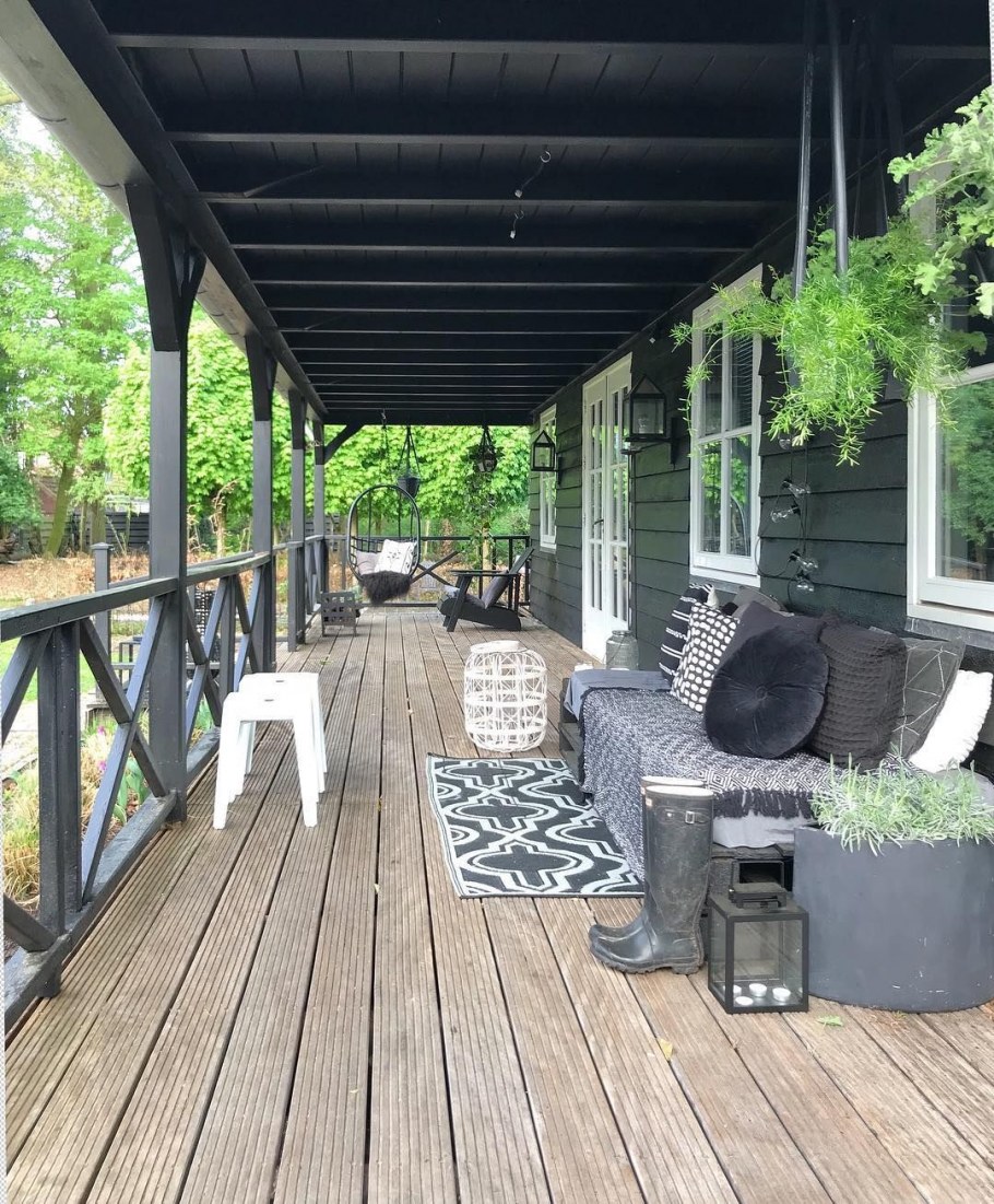 Серая веранда