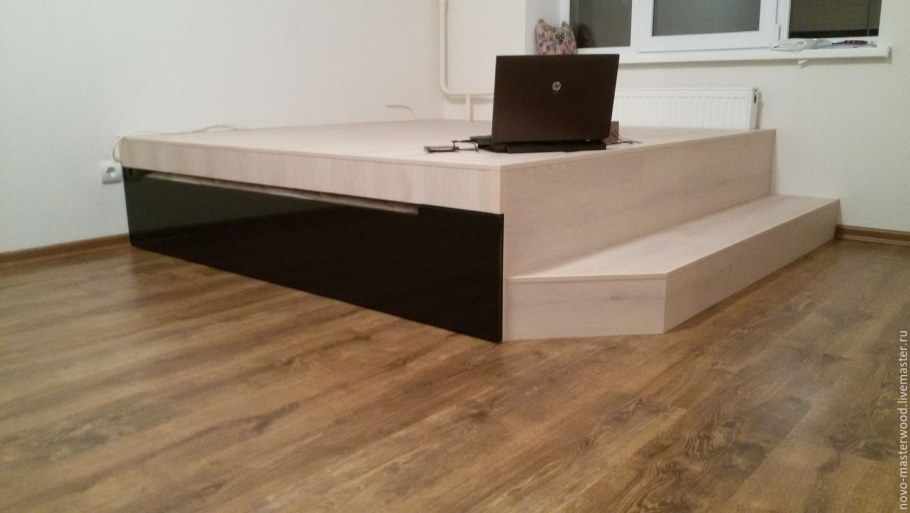 Столяр Новиков кровать подиум