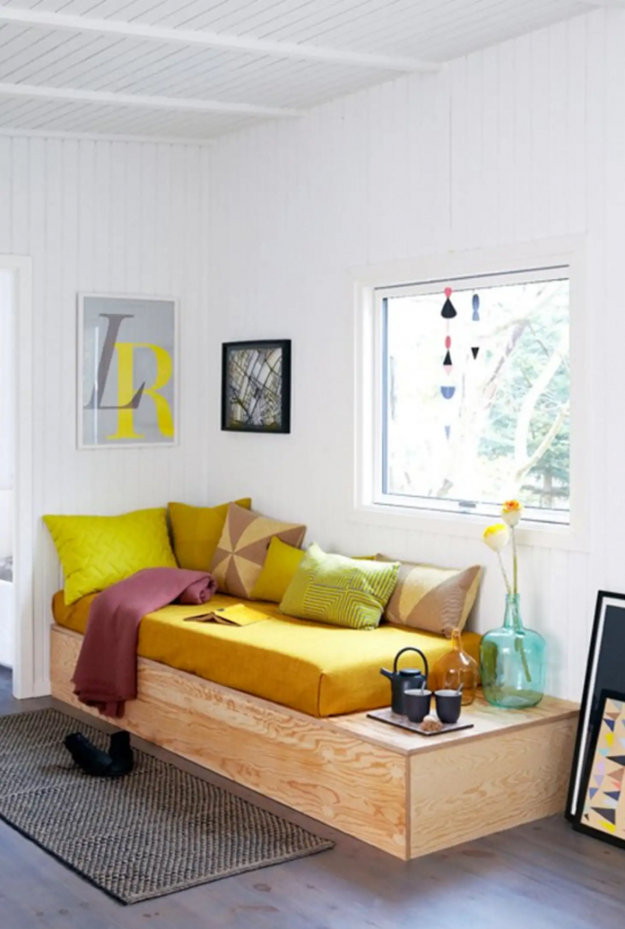 Кровать подиум на даче