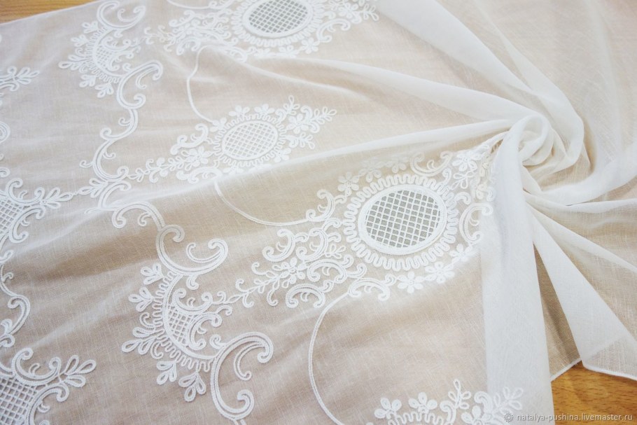 Тюль из Батиста с вышивкой