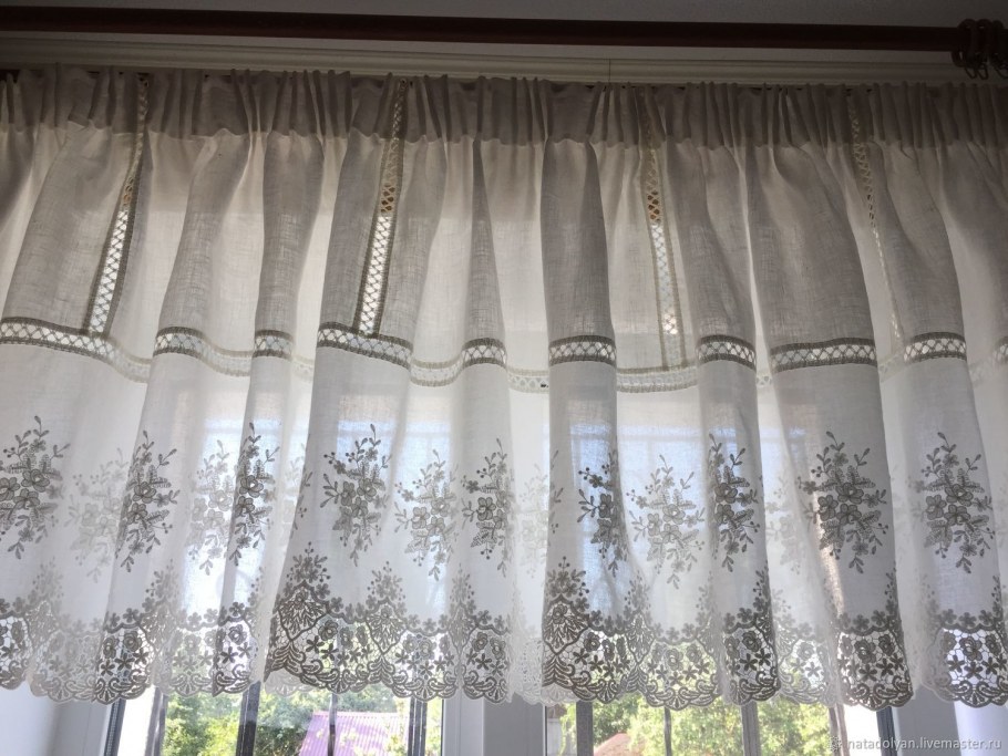 Льняной ламбрекен на кухню