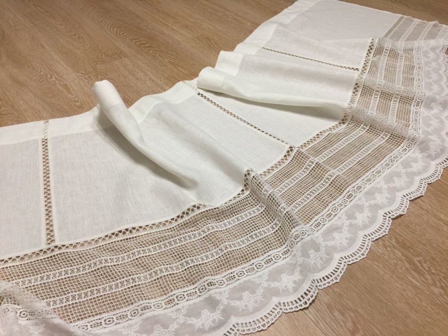 Льняные занавески с шитьем