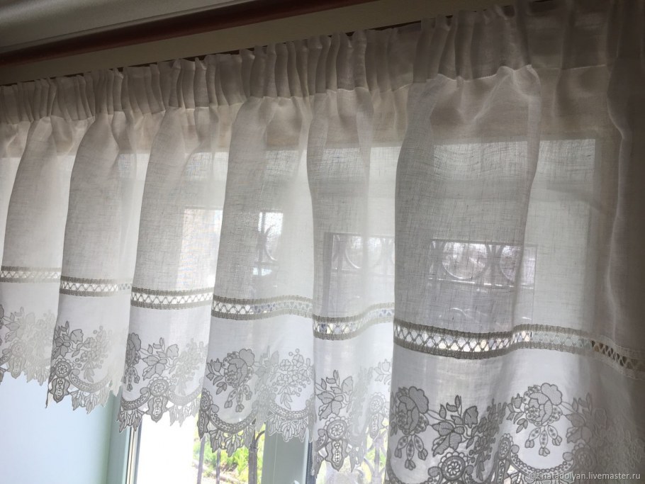 Ламбрекен на кухню из льна