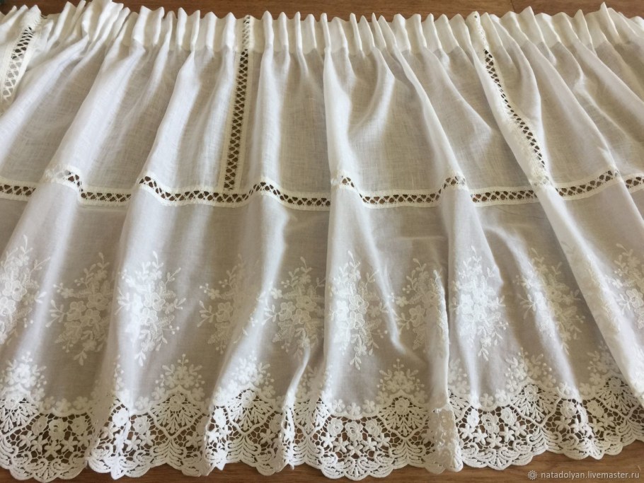Льняной ламбрекен на кухню