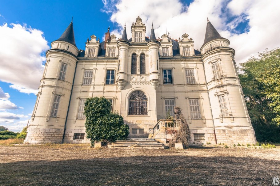 Замок в романтическом стиле