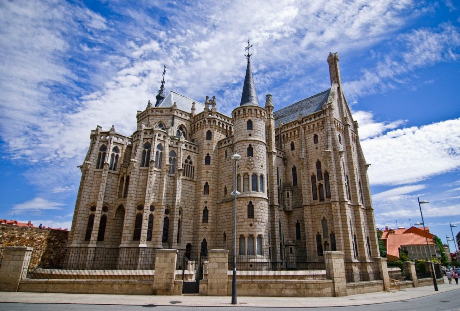 Епископский дворец Асторга Испания