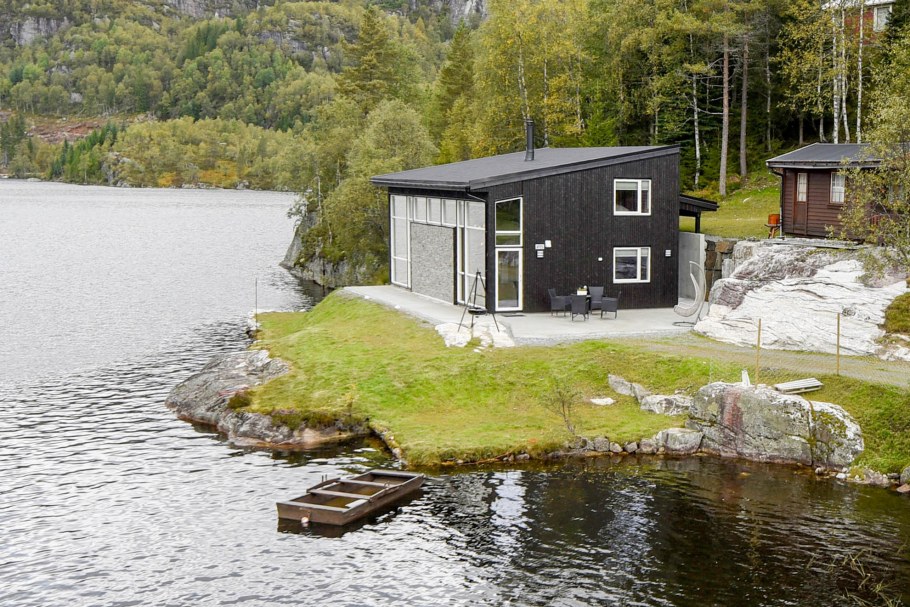 Норвежские дома с большими окнами