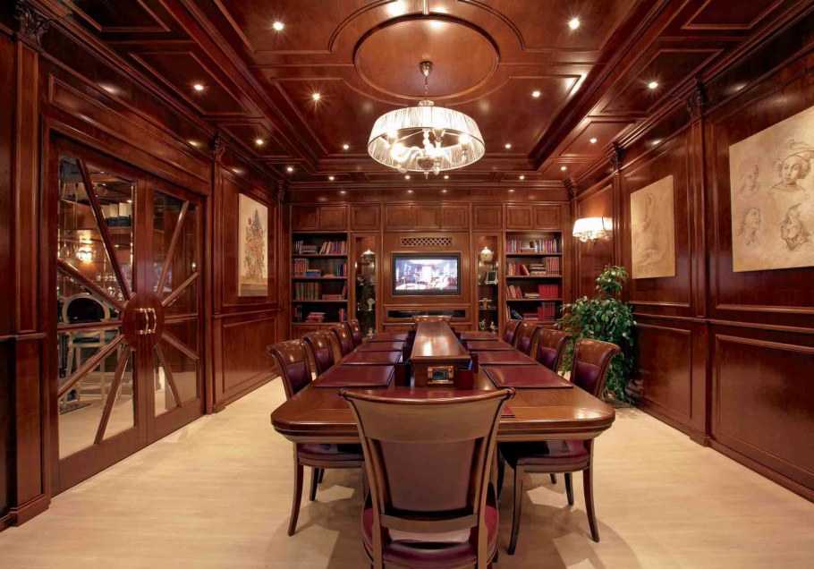 Роскошный кабинет руководителя