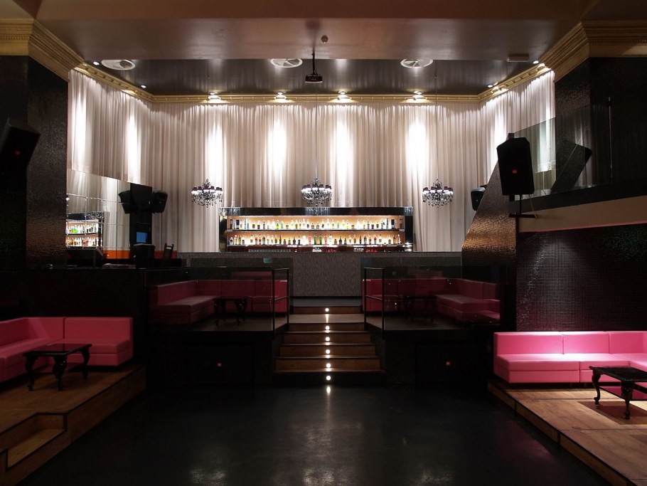 Интерьер клуба любителей