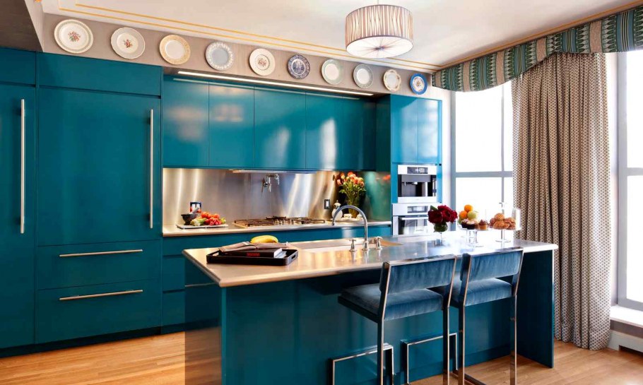 Бирюзовые стены на кухне