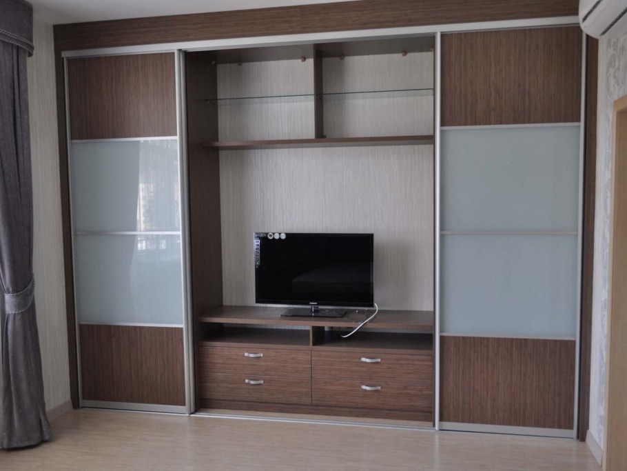 Встроенная стенка в гостиную