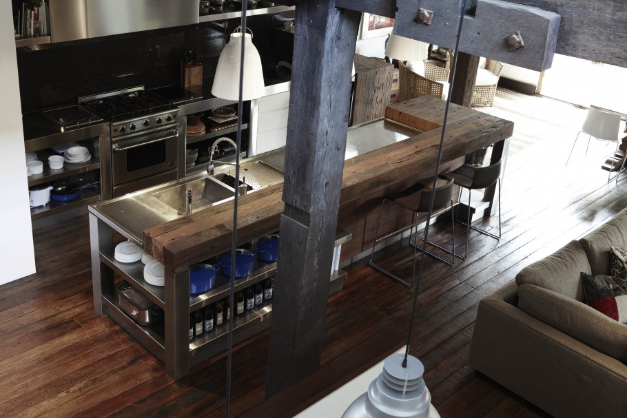 Остров на кухне лофт