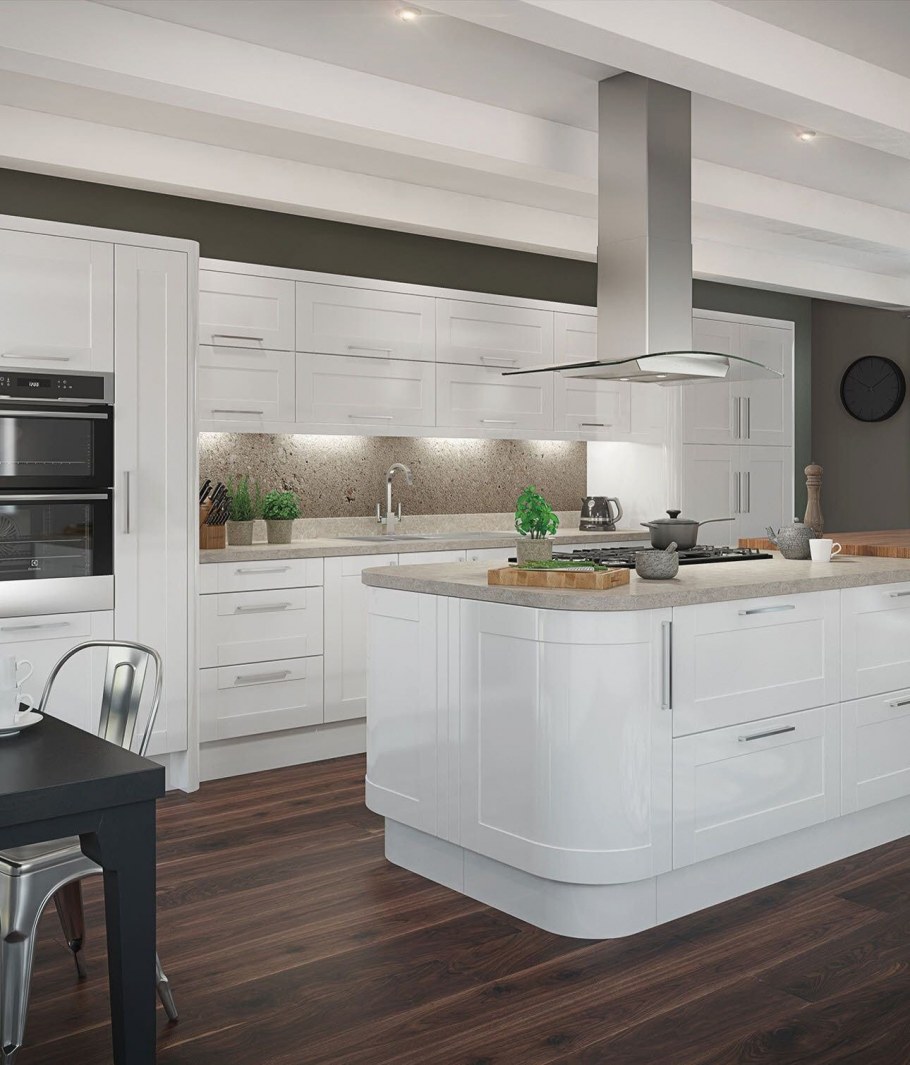 Красивая белая кухня