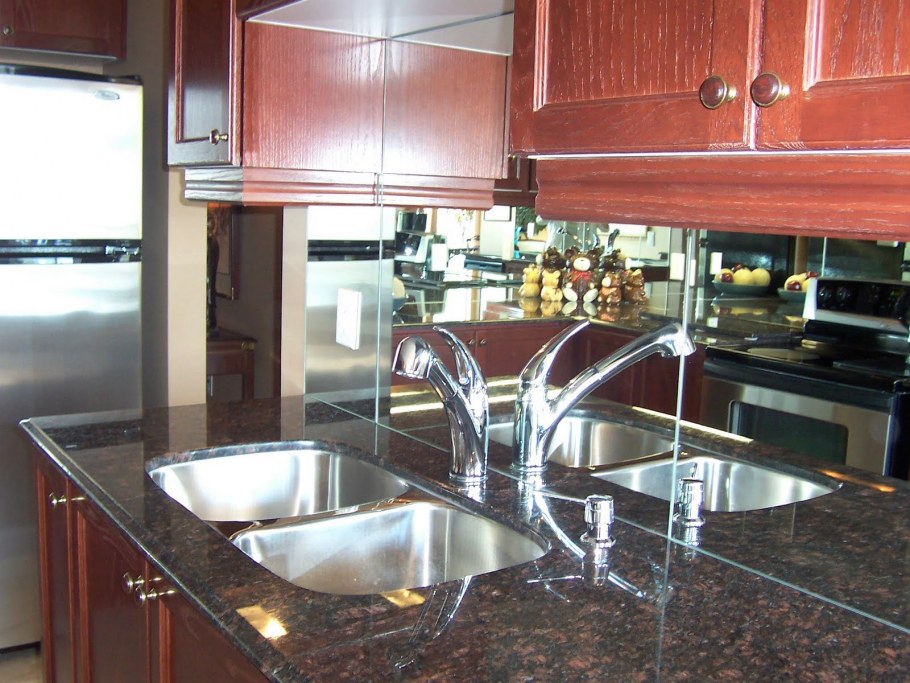 Зеркальный фартук для кухни