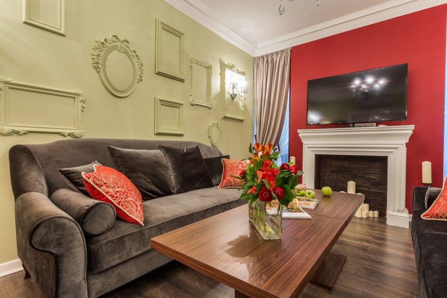 Покраска стен в гостиной