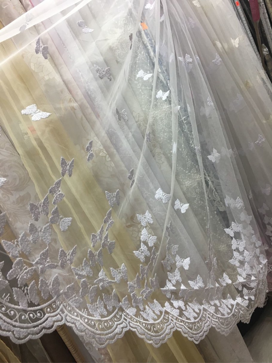 Тюль белая с бабочками