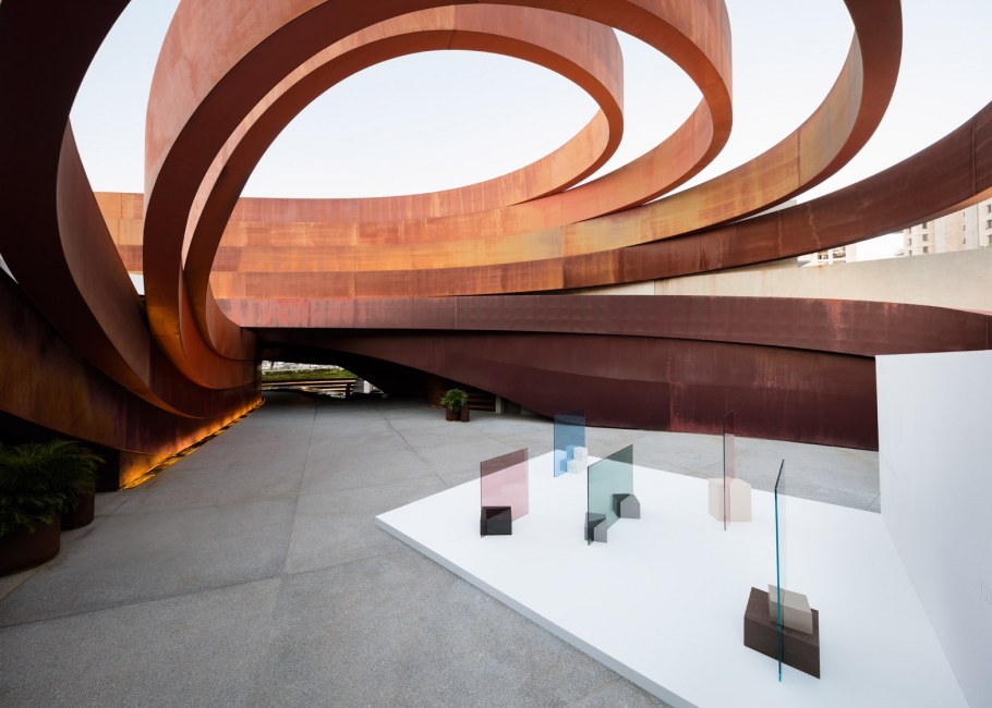 Оки Сато архитектура