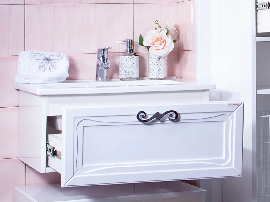 Бриклаер Адель тумба