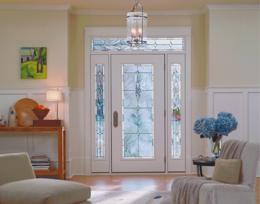 Стеклянная дверь в дом