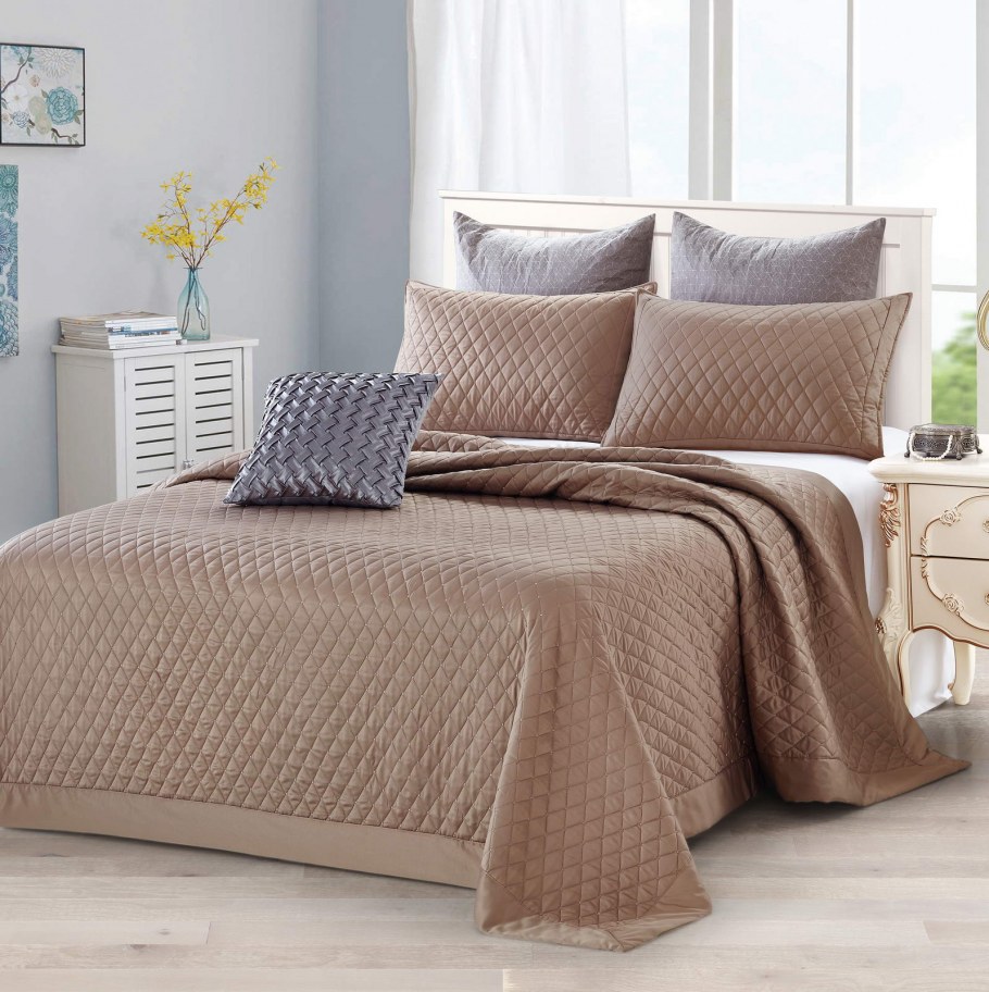 Комплект с покрывалом Sofi de Marko Арагорн, 230 х 250 см, кофе