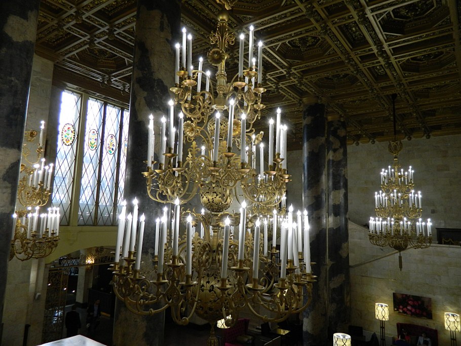 Хилтон Ленинградская люстра