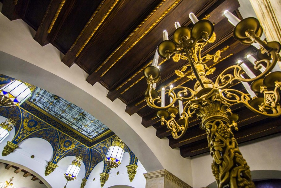 Гостиница Ленинградская люстра гирлянда