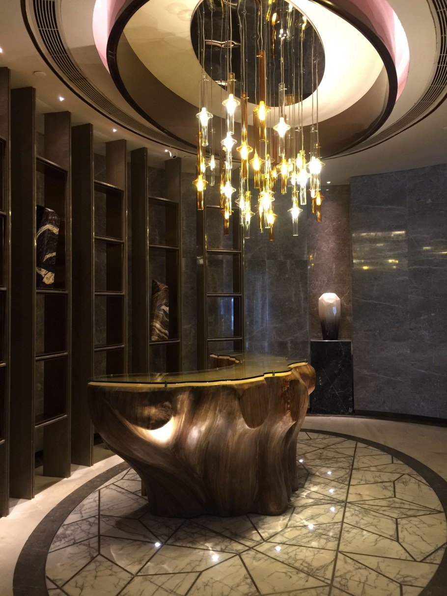 Интерьер вестибюля